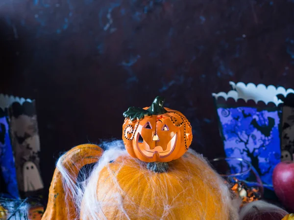 Halloween kabak ve mum. Örümcek net — Stok fotoğraf