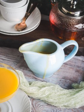 Limon lor stemmed bardakta servis