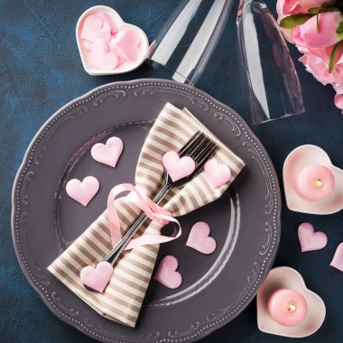 Sevgililer günü romantik tarih kavramı mumlar ile