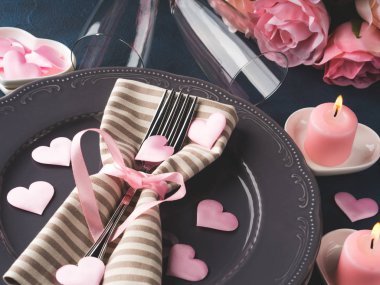 Sevgililer günü romantik tarih kavramı mumlar ile