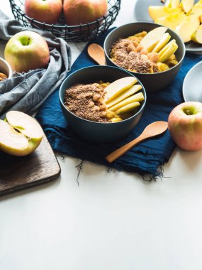 Kahvaltı gıda kavramı zerdeçal mor ile rahat