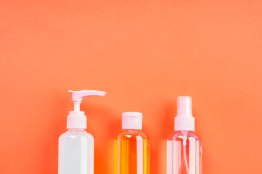 Turuncu mercan üzerinde jenerik güzellik ürünleri