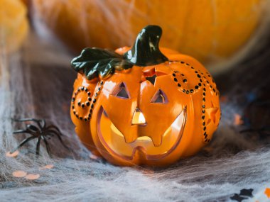 Halloween kabak ve mum. Örümcek net