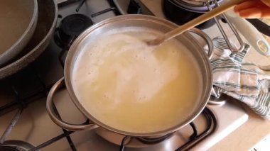 Ev yapımı çamaşır deterjanı hazırlama