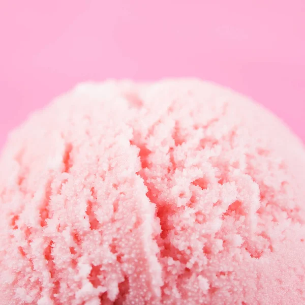 Strawberry ice cream cups with cherries, macro — Stock Photo, Image