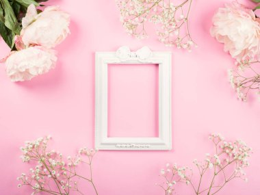 Şakayıklı pembe pastel çerçeve