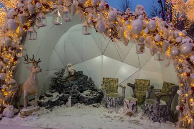 Noel dekorasyon şehir şehir merkezinin aydınlatılmış