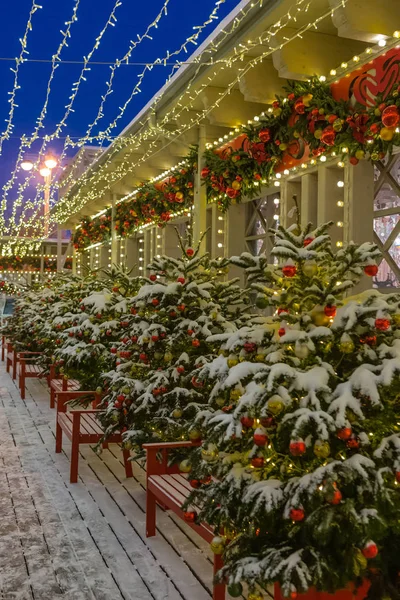 Різдвяна Ілюмінована Прикраса Міста — стокове фото