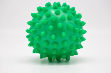 Genişletici, eller için, çivili, beyaz arka planda kauçuk