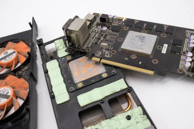 Moskova şehri, Rusya. 11.11.2018 Samyang Fotoğrafı 8mm 1: 3.5 UMC FISH-EYE CS Ve izole beyaz arka plan, yakın plan