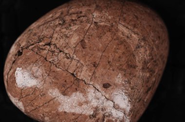 siyah bir arka plan - eski mermer taş arka plan, taş kalpli kavramı