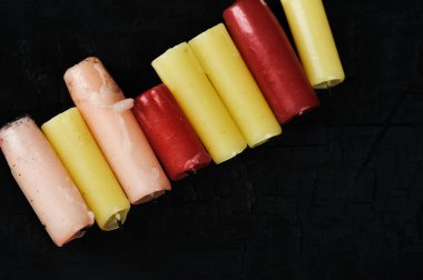 Derma kül mum siyah ahşap rustik zemin - metin için yer üzerinden