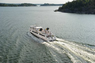 Stockholm, İsveç - 17 Ağustos 2018: zevk Tekne Stockholm yakınındaki Adaları arasında Baltık Denizi