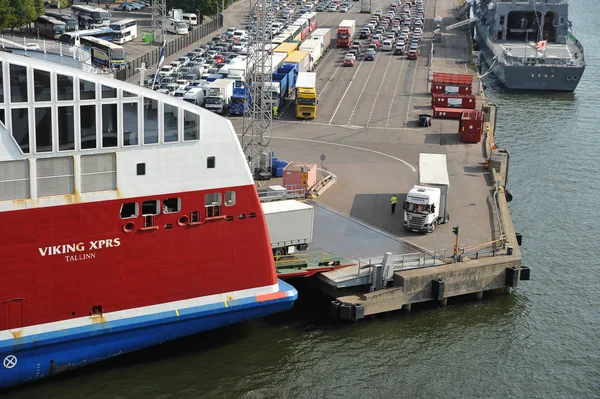 Helsinki Finlândia Agosto 2018 Carregamento Carros Caminhões Para Ferry Viking — Fotografia de Stock