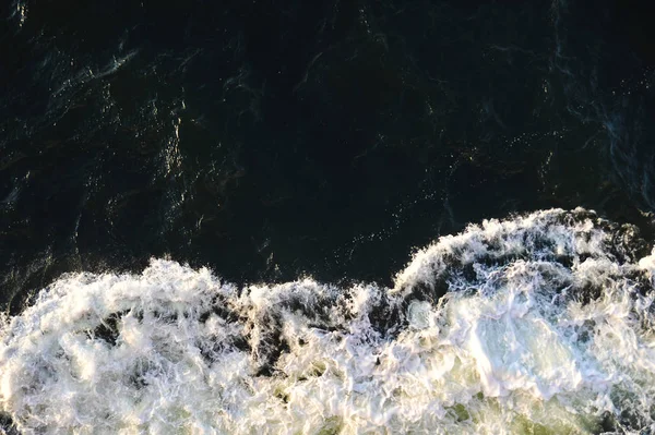 Abstract Achtergrond Golven Met Schuim Van Een Schip Oostzee — Stockfoto