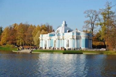 Pushkin, Rusya - 14 Ekim 2018: Grotto pavilion Tsarskoye Selo St. Petersburg banliyölerinde Catherine parkta