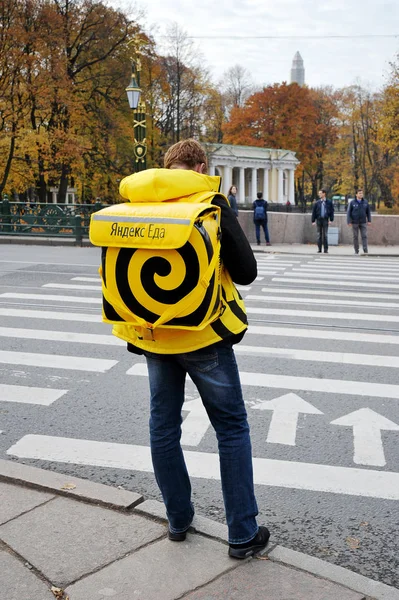 Petersburg Russia October 2018 Food Delivery Service Yandex Food Petersburg — Stock Photo, Image