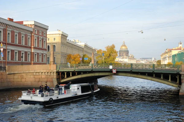 São Petersburgo Rússia Outubro 2018 Vista Ponte Dos Beijos Catedral — Fotografia de Stock