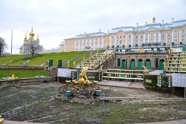 Petersburg Rosja Listopad 2018 Przygotowanie Peterhof Park Fontann Zimę — Zdjęcie stockowe
