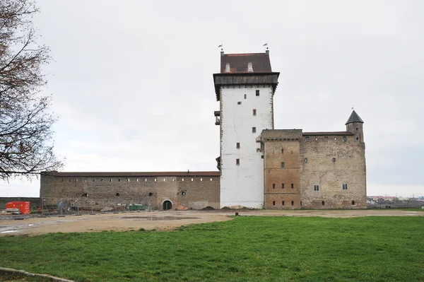 Narva Estonia Noviembre 2018 Vista Larga Torre Herman Fortaleza Narva —  Fotos de Stock