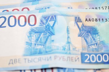 yeni banka notları 2000 Rus ruble - Finansal arka plan