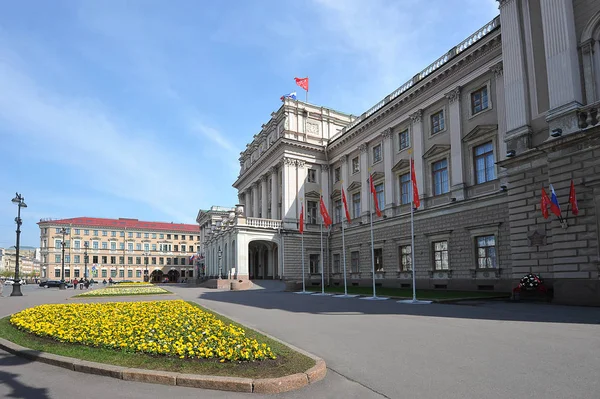 Legislative Assembly building at the Mariinsky Palace in St. Pet — Stock Photo, Image