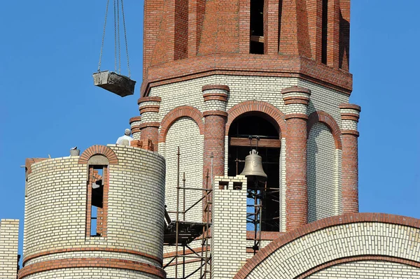 Byggandet av den ortodoxa kyrkan i S:t Petersburg — Stockfoto