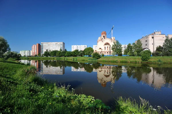 サンクトペテルブルクの正教会の建設 — ストック写真