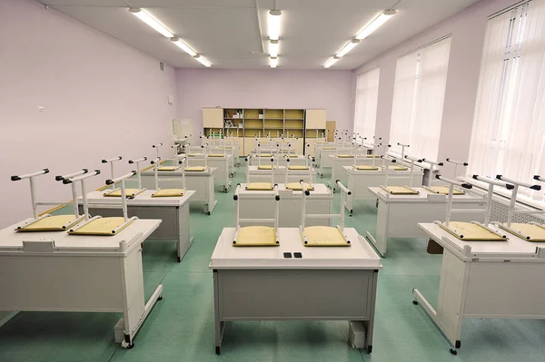 Sala Aula Sem Alunos Classe Educacional Com Mesas Estudo Cadeiras — Fotografia de Stock