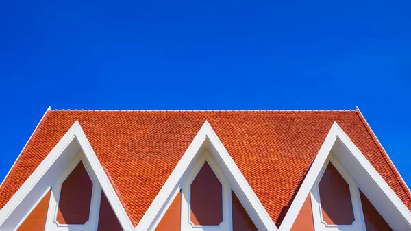 Baixo Ângulo Vista Frontal Telhados Duas Águas Topo Pavilhão Tradicional — Fotografia de Stock