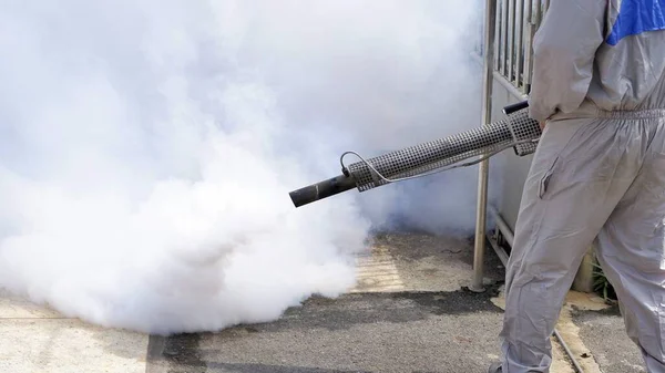 Part Health Personal Worker Using Fogging Machine Spraying Chemical Eliminate — Stock Photo, Image