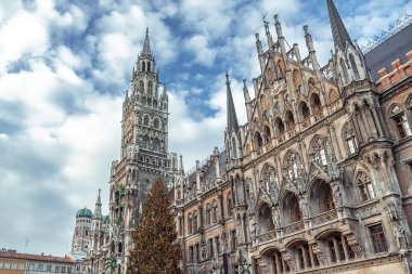 Marienplatz Münih 'te Noel' de