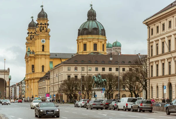 Münih 'teki Tiyatro Kilisesi