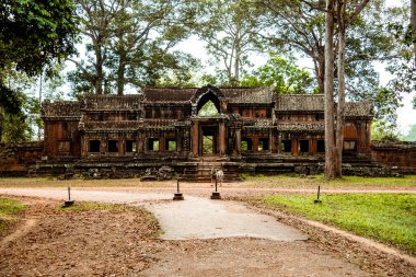 Angkor Wat antik şehrinde harici bir ev.