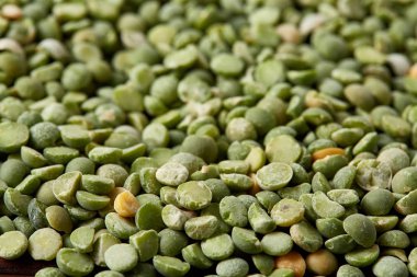 Yeşil bezelye arka plan, yakın çekim, en iyi görünüm, seçici odak, sığ derinlik-in tarla.