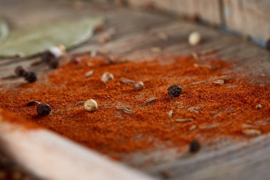 Paprica renkli arka plan, yakın çekim, sığ derinlik-in tarla eziyet.