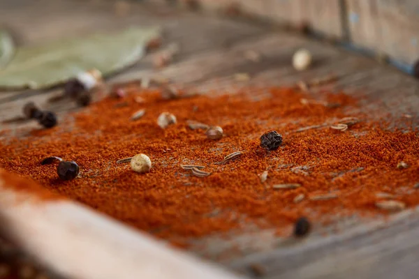 Paprica renkli arka plan, yakın çekim, sığ derinlik-in tarla eziyet.