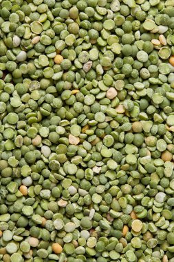 Rustik ahşap arka plan, yakın çekim, en iyi görünüm, seçici odak yeşil bezelye.