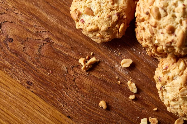Çikolata Bisküvi bir rustik ahşap arka plan, yakın çekim, seçici odak grup.