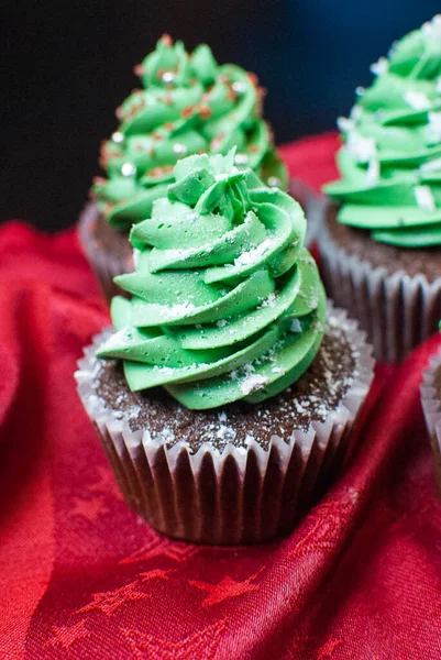 Vegetarian Chocolate Cupcake Green Cream Form Christmas Tree Red Background — Stock Photo, Image