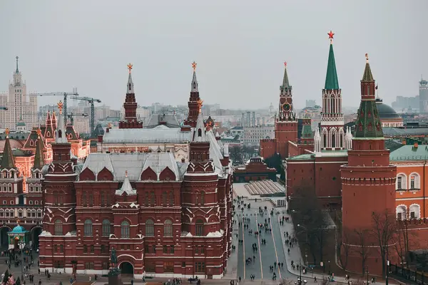 Kremlin yakınlarındaki tarihi müze ve Moskova, Rusya 'daki Kızıl Meydan