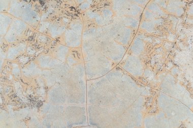 Grunge parçası portre bir binanın duvarına yıpranmış, yaşlı Beton taş sıva duvar arka plan ve doku tarzı kırık