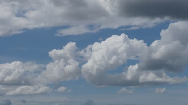 Timelapse Białe Chmury Tle Niebieskiego Nieba — Wideo stockowe
