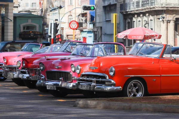 Cuba 2019 Colourful Old Cars Used Taxi Transportation Vehicles Part — Stock Photo, Image