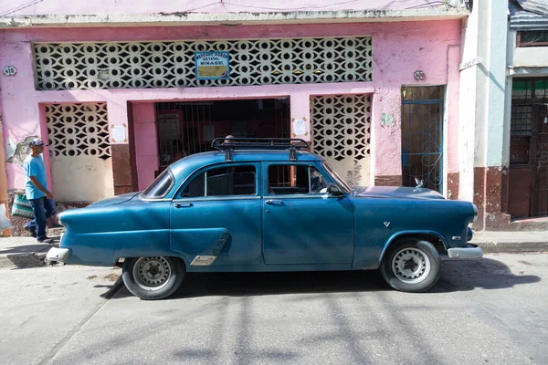 Cuba 2019 Carro Velho Colorido Usado Como Táxi Transporte Estes — Fotografia de Stock