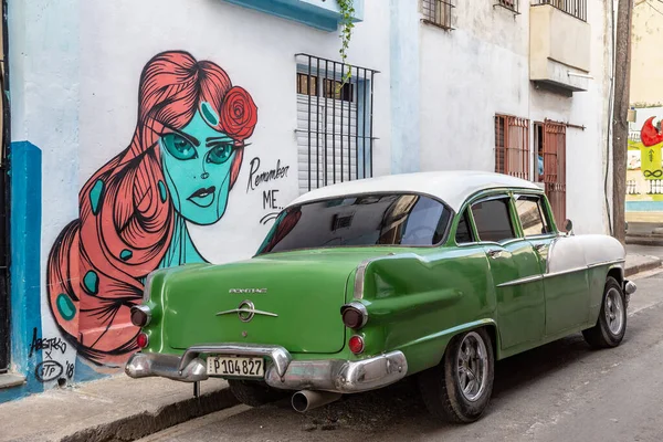 Cuba 2019 Colourful Old Car Used Taxi Transportation Vehicles Part — Stock Photo, Image