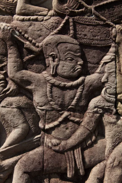 El complejo del templo de Angkor Watt, Camboya relieve mural que representa las guerras antiguas — Foto de Stock