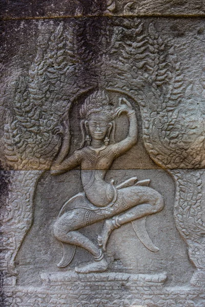 Kompleks świątyń Angkor Watt, płaskorzeźba muru Kambodży przedstawiająca starożytne wojny — Zdjęcie stockowe