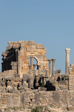 Volubilis, Fas 'ın Meknes kenti yakınlarında kısmen kazılmış bir Berberi kentidir.