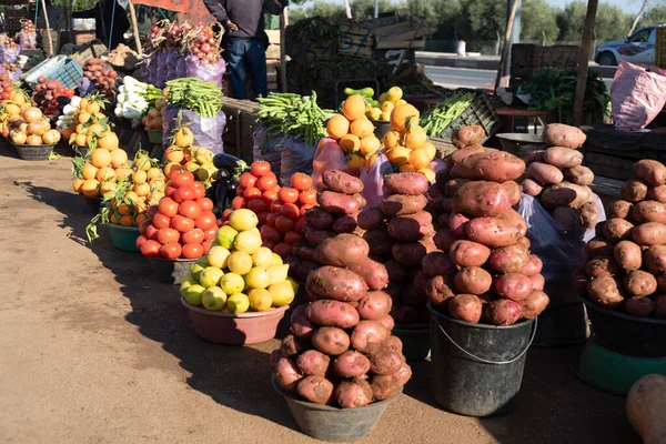 Potatoes Tomatoes Lemons Oranges Vegetables Piled Pyramids Market Morocco High — Stock Photo, Image